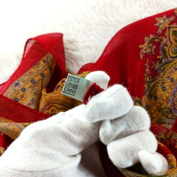 Luxurious Red and Gold Sheer Scarf Wrap - Picture 4 of 8
